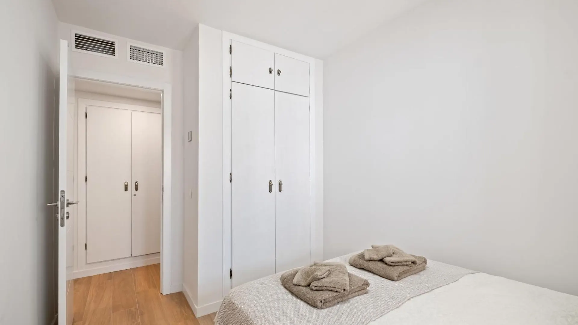 New Apartment In The City Center 3Beds, 2Baths, Terrace & Parking 马拉加 西班牙
