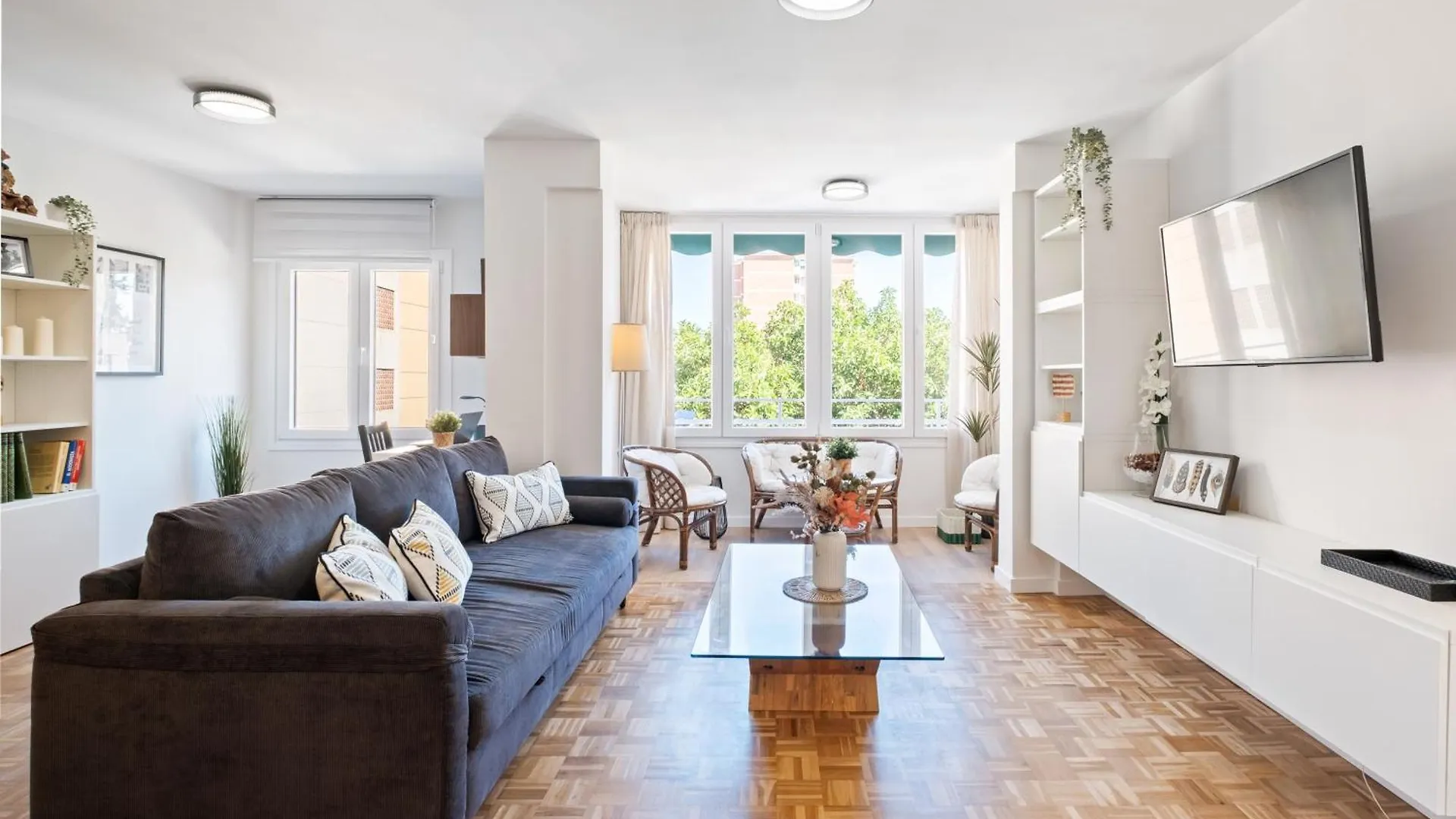 New Apartment In The City Center 3Beds, 2Baths, Terrace & Parking 马拉加